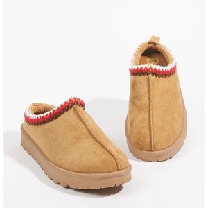 Altar’d State Zen (Ugg look-alike) slippers cognac, size 8 NWT